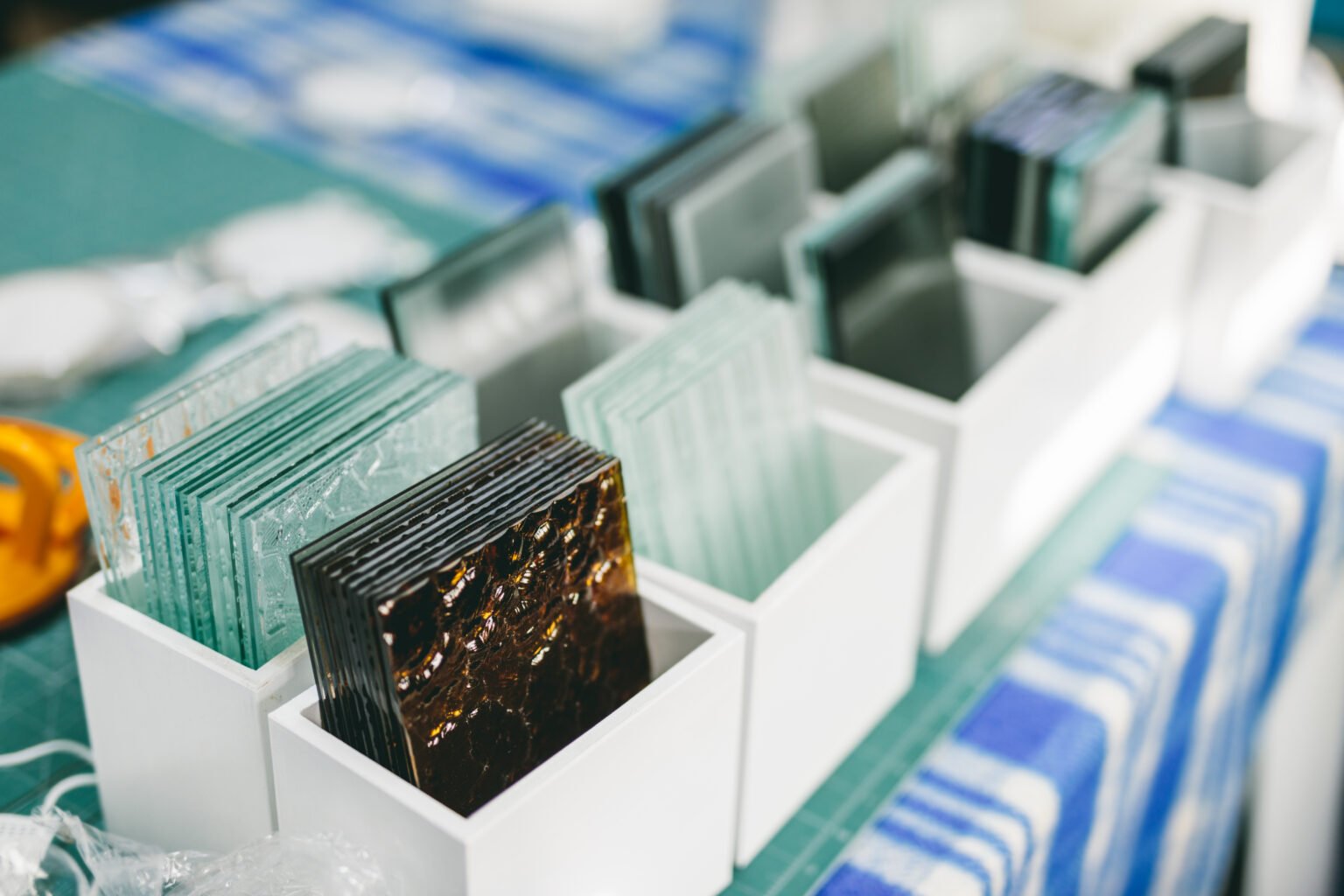 glass panes products in glazier workshop 2022 12 16 11 08 38 utc